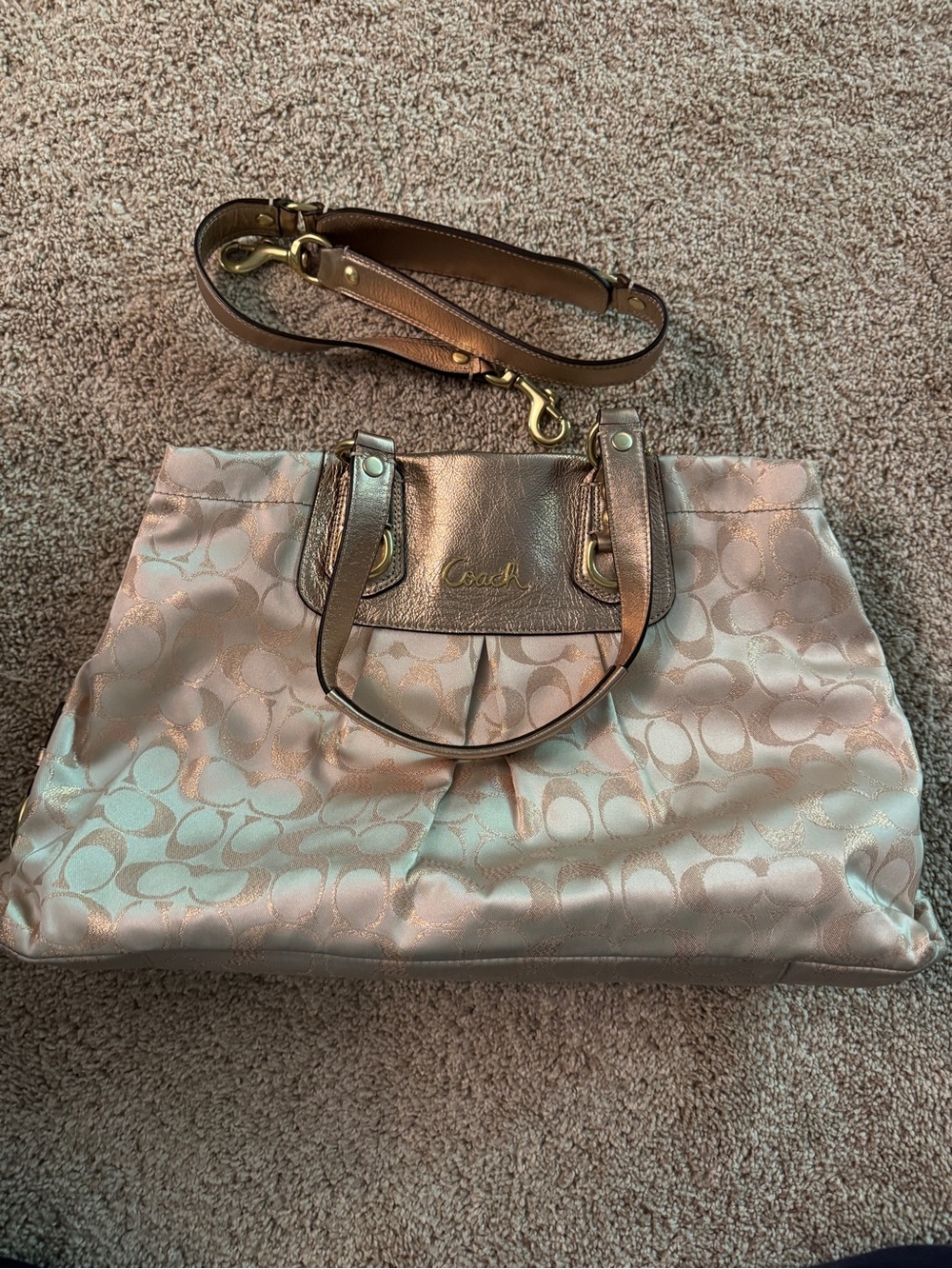 COACH M1020-F15807 Ashley Gold Signature C Lured Satchel Bag Tote Purse
